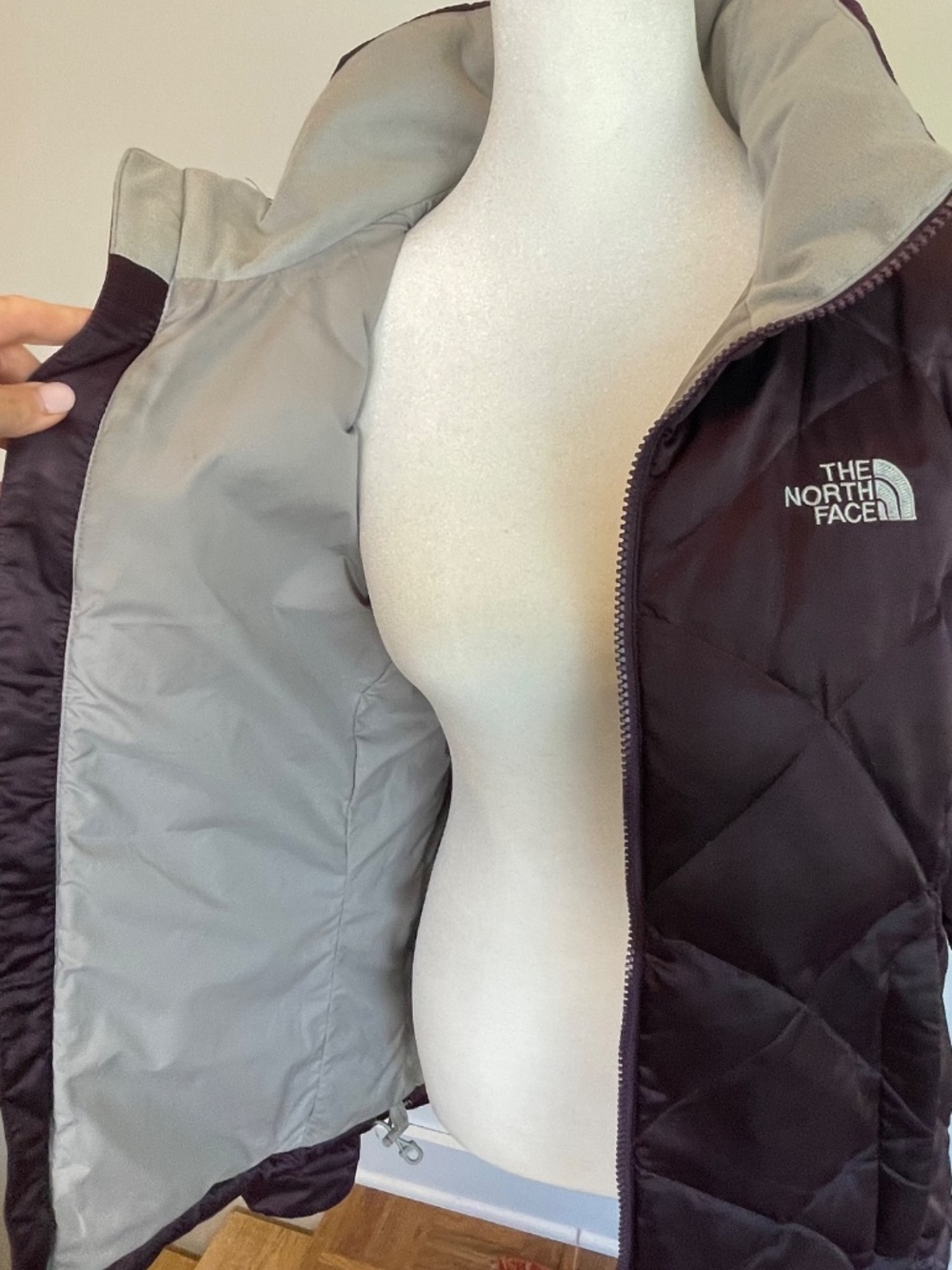 THE NORTH FACE Women's Aconcagua 550 Down Puffer Jacket Purple Eggplant Medium - Picture 8 of 16